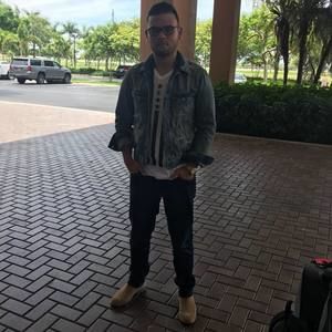 Meet your Posher, Nicholas